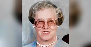 Doris Moe's Instagram, Twitter & Facebook