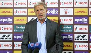 Kaizer chiefs marketing manager jessica motaung has reacted to the rumours that stuart baxter and molefi ntseki. Odisha Fc Terminate Coach Stuart Baxter S Contract After An Insensitive Comment Football Counter
