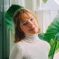 Rosalyn Summers's Instagram, Twitter & Facebook