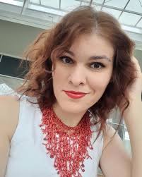 Našminkala se posle mesec dana. Sama sebi čudna."