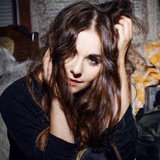 Digital Earbuds ♫: Artists For Your Earbuds ~ Issue 15