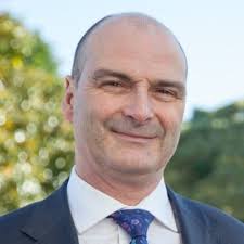 Yn falch o ddweud y byddaf wedi gweithio yn y diwydiant bysiau am 30  mlynedd yn llawn amser y penwythnos hwn (heb sôn am yr ychydig flynyddoedd  cyn hyn ar wyliau ysgol). |