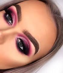 Maquillaje De Sombra De Ojos Para Vestido Amarillo Como Hacer Maquillaje De Sombra De Ojo In 2020 Make Up Augen Buntes Augen Make Up Lidschatten Ideen