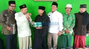 Kisah kh junaedi al baghdadi digoda iblis kisah spiritual menuju allah bertemu iblis. Bawa Pesan Dari Presiden Jokowi Al Baghdadi Bertemu Nu Karawang Fakta Jabar