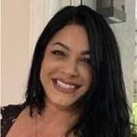 Kristin Bragg's Instagram, Twitter & Facebook