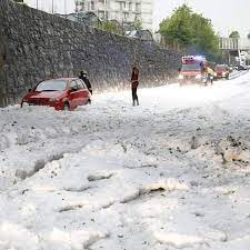 Nono, mi raccomando, @libero_official, continuiamo a fare i titoloni quando il meteo è fresco per più di due giorni, che poi tempeste di grandine sempre più frequenti sono un invenzione dei comunisti, giusto? Grandinata A Nembro Picture Of Bergamo Province Of Bergamo Tripadvisor