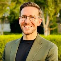 700+ "Thomas Lawson" profiles