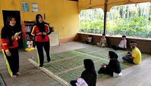 Tentunya kebiasaan olahraga ini akan semakin menyenangkan bila ditunjang dengan pakaian yang nyaman. Bhayangkari Den B Pelopor Brimob Aceh Peduli Pendidikan Anak Barometernews Id