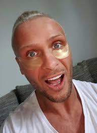 Hallo ihr Lieben, ich zeige euch heute die größten Secrets aus meinem  veganen Beauty Palast 🙈😁🙈 • Montag: Emils Augenpflege mit  Sekundenkleber, für eine straffe Haut, ganz ohne Augenringe. • Dienstag:  Emils