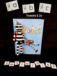 Troetels En Zo Letterdief Bij Het Alfabetboek Alfabet Boek Lettermuur Taalactiviteiten