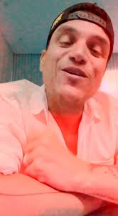 Repost @arthurhanlon ・・・ Espero que hayan disfrutado el día de la madre!  Aquí un regalo musical de parte de mi amigo @silvestredangond para su mamá  Dellys #happymothersday 🎹 #pianoman #piano #pianoparamama  #silvestredangond |