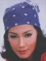 Erra fazira atau nama sebenarnya fazira wan chek, dilahirkan pada 9 februari 1974 dan berasal dari sungai choh, rawang this is a music video from the song : Bagaimana Kalau Tak Ada Jodoh Antara Yusry Dan Erra