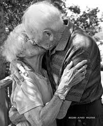 Verliebe Dich Nicht Das Aussere Sondern In Die Vision Einer Person Don T Fall In Love With A Person S Appeara Alte Liebe Liebe Fotografie Gluckliche Momente