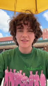 Matching Up The Faces in Chroma Album