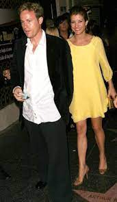 Kate walsh has settled her nasty divorce with alex young, and kate did pretty well for herself walsh and young were in court all day hashing out the settlement. Kate Walsh Alex Young Tv Fanatic