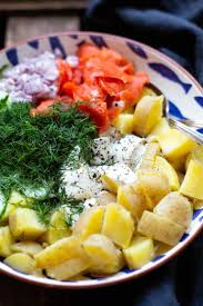 Schneller Kartoffelsalat Mit Raucherlachs Und Joghurt Dill Sauce Kochkarussell Rezept Raucherlachs Kartoffelsalat Kartoffelsalat Rezept