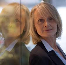 Deutschland als Bundeskanzler zu dienen, das war und das bleibt die Ehre  meines Lebens. Ich bedanke mich für die vielen anerkennenden Worte, die  mich heute zum Ende meiner Amtszeit als neunter Bundeskanzler