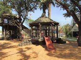 El Paso Zoo Playground Tree House 2 Is Connected To Tree House 3 By A Net Bridge It Also Has A Log Climber Single Slide And Tr El Paso Zoo Tree House Zoo