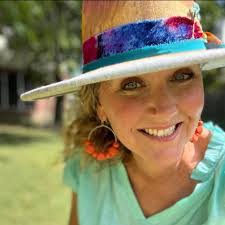 Diana Stiles's Instagram, Twitter & Facebook