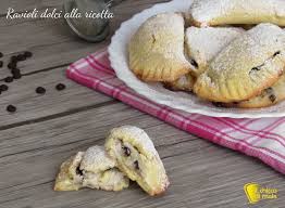 Mettere i ravioli su una teglia con carta forno e spennellare la superficie con 5 gr di burro fuso. Ravioli Dolci Alla Ricotta Cotti Al Forno Ricetta Di Carnevale Il Chicco Di Mais