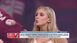 Firmada y usada por el propio jugador, escribió morena en sus redes junto con el video donde luce casi todas las casacas de nuestro temas de esta nota. Morena Beltran Morenabeltran10 Twitter