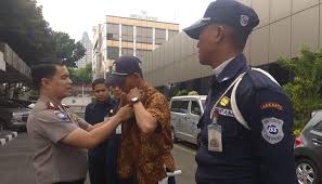 Langkah yang harus dilakukanpun sangatlah mudah, yaitu 13.05.2021 · cara cek nomor kta satpam online cara cek ijazah online dikti terbaru 2019 cek keaslian ijazah anda youtube cara cek nomor kta. Polda Metro Jaya Kembali Temukan Satpam Di 5 Perusahaan Salahi Aturan Info Independen