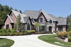 To get many inspirations to your home, you have to often find all about the shape of modern driveways. 36 Houses With A Circular Driveway Photo Collection Home Stratosphere
