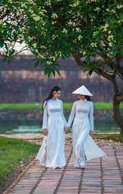 アオザイ、ベトナム人の美しいシンボル - ベトナム フエ 観光