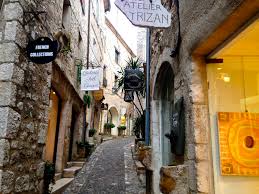 If you're deciding whether or not to visit monaco, getting there will definitely not dissuade you. St Paul Monaco Monte Carlo 8h Marsatis Nice Transferts Aeroport Et Tours