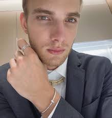 Kevin.S l Tiffany & Co (@kev.tiffany) • Instagram photos and videos