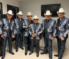Los cardenales de nuevo leon buy this song. Don Chayo Corre A Musicos De Cardenales De Nuevo Leon Asi Soy Tv
