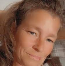 Renee Simoneau's Instagram, Twitter & Facebook