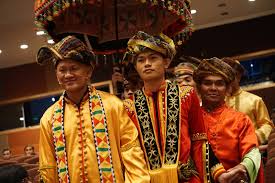 Melentur buluh biarlah dari rebungnya maksud: Persembahan Tarian Etnik Sabah Titik Mengalai Sempena Panggung Seni Tradisional 2019