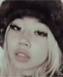 Flower Letter Trend Beatrice