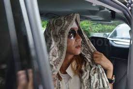 Menariknya, ia hanya menggunakan minyak bintang dalam pengobatannya. Jenderal Bintang Satu Datangi Habib Bahar Kuasa Hukum Ungkap Dugaan Pesan Ancaman