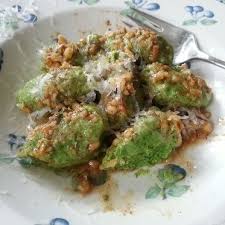 Barlauch Nockerl Mit Gebraunter Pinienkernbutter Rezept Rezepte Nockerl Lebensmittel Essen