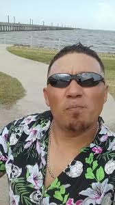 mentira no es. 😅. mi xochilt y mi koly me llaman el chele quemado. quien  sabe a que se refieren? 🤷‍♂️ #bendecido #viral #fypage #comedia