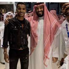 .نايف هزازي هدف الفوز لمنتخب بلاده على ندّه الصيني في حساب المجموعة الثالثة من هزازي يعود يا سادة، في رسالة واضحة إلى جميع من وجه انتقادات حادة للاعب في الآونة الأخيرة. Naif Hazazi Hazazi16 Twitter