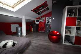 Pour la déco d'une chambre rouge, miser sur le noir pour une chambre décoration chambre adulte avec peinture murale couleur rouge finition photos décoration de chambre d'ado fille international gris rouge de mydéco coach. Epingle Par Marc Alexis Sur Ma Chambre Chambre Ado Rouge Deco Chambre Rouge Deco Chambre Ados