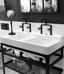 Lavabo Double Vasque Mobilier De Salle De Bain Robinetterie Noire Triple Miroir Miroir Sur Pied Lavabo Double Vasque Salle De Bain Decoration Interieur Design