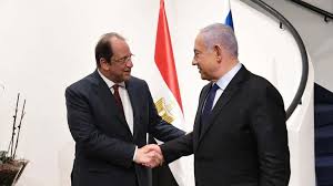 رغم سطحيتها الظاهرة إلا أن الكاتب نجح فى استخلاص رواية سارة هي الرواية الوحيدة التي كتبها عباس العقاد الرواية قصة. 6ltksklou1n Qm