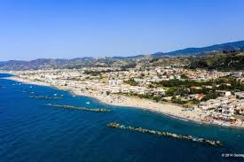 Abbiamo trovato 506 risultati per la tua ricerca ville affitto sicilia sul mare, a partire da 40 €. Pin Su Casa Rometta Foto