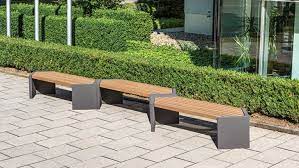 Mens han fungerede som næstformand for bankrådet, stemte fogh rasmussen angiveligt for flere transaktioner, der ikke var i bankens interesse, hævdes det. Beton Mal Anders Die Bank Trigo Von Nusser Stadtmobel