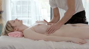 Bunny Colby - Horny Girl Gets A Happy Ending Massage - Porn00