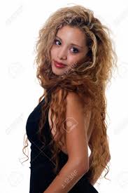 Yes some hispanic people have blond hair and blue eyes. Schone Spanischer Frau Mit Lange Blonden Haaren Stehend Seitlich Auf Weiss Lizenzfreie Fotos Bilder Und Stock Fotografie Image 1140207