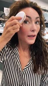 Melanie Simon's Instagram, Twitter & Facebook