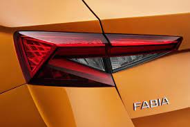 Škoda odhalila v online světové premiéře čtvrtou generaci modelu fabia. Hrzesujnqd R M