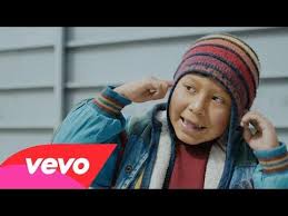 Naughty Boy La La La Ft Sam Smith At First I Didn T Like This Song Then It Grew On Me Music Clips Music Videos Sam Smith Youtube