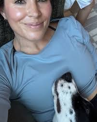 Kara Lee's Instagram, Twitter & Facebook