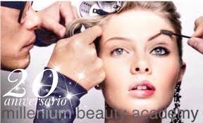 Para los coleccionistas de 🔥Paco Rabanne🔥 tenemos el nuevo perfume  Phantom Legion lanzado este año 2022. 😌 El cromo y el camuflaje se  encuentran cara a cara. La botella icónica juega al